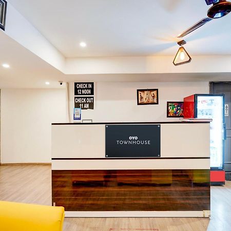 Townhouse Delight Inn 구르가온 외부 사진
