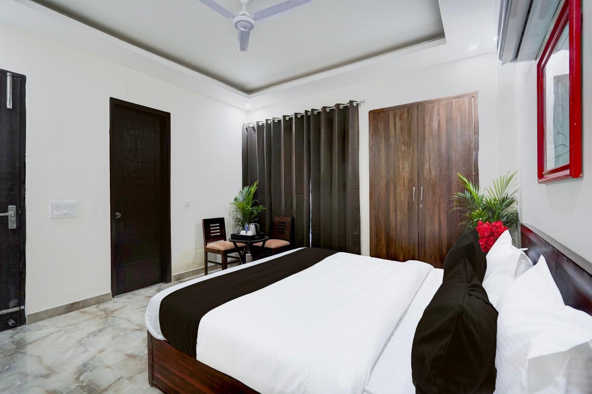 Townhouse Delight Inn 구르가온 외부 사진