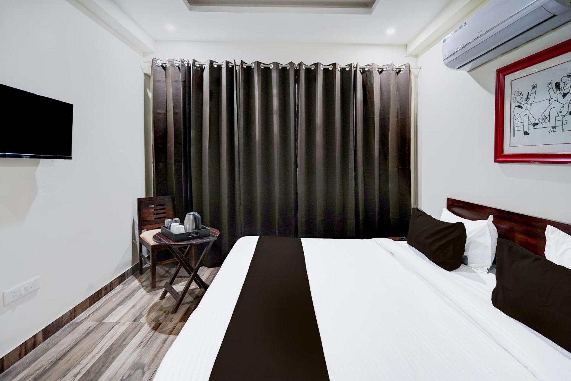 Townhouse Delight Inn 구르가온 외부 사진