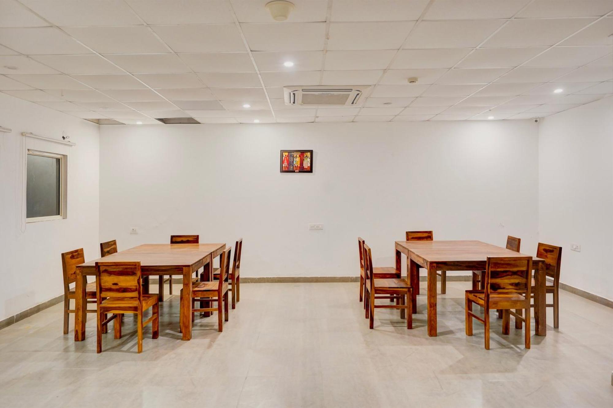 Townhouse Delight Inn 구르가온 외부 사진