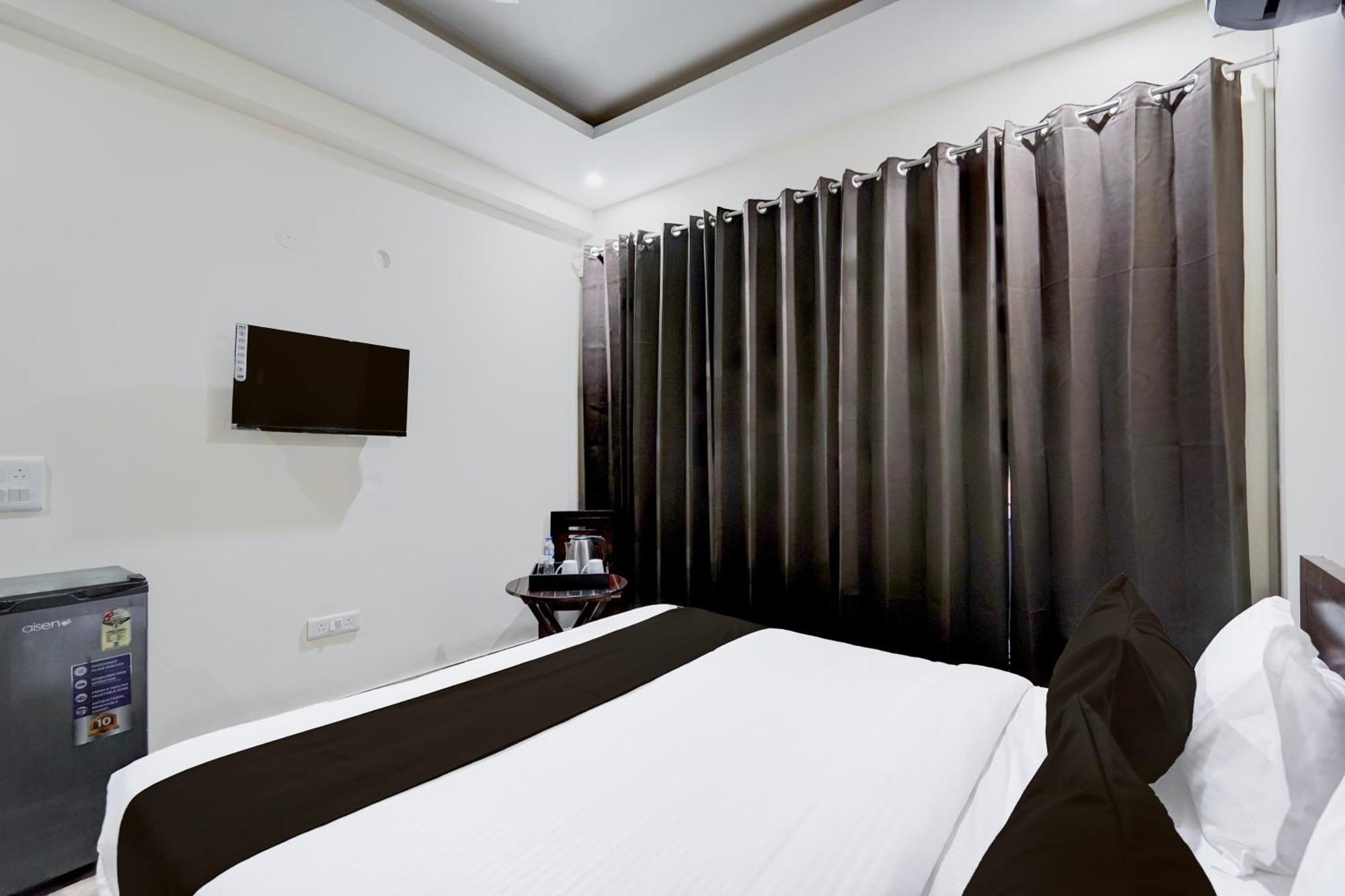 Townhouse Delight Inn 구르가온 외부 사진